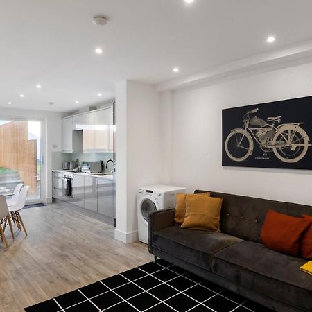Ferienwohnung Star London Vivian Avenue 3-Bed Oasis With Garden The Hyde Exterior foto